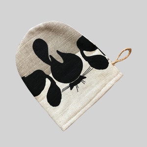 100% linen oven mitts, Pot holders, Eco friendly kitchen mittens, kitchen gloves, Oven gloves, Black cat ce print linen oven mitten