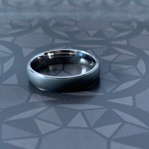 Titanium Band. Low Dome. 5mm wide.