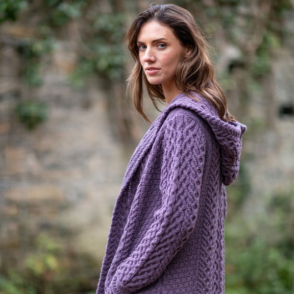 Lavender Grainne Aran Cardigan mit Kapuze