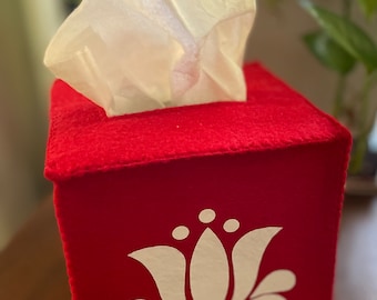 Tissue box cover with Hungarian folk art inspired decoration, felt
