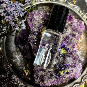Violets ~  Perfume Oil for Ritual & Aroma ~ Soft and Powdery ~ Traditional Victorian Violet Scent of Choward’s Violet Candies