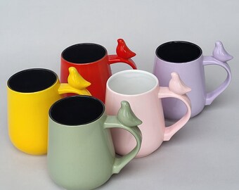 Mittel 2 Unze Keramik Vogel Becher | Mehrfarbig | Handgetöpferte Keramik | Rund | Eine Tasse