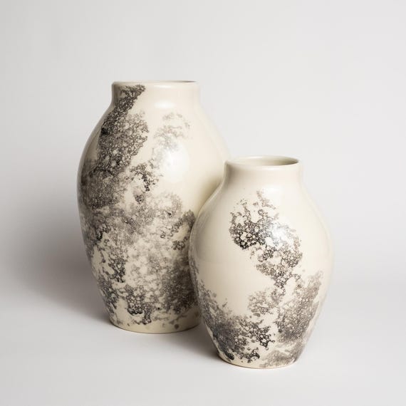 Blumenvase, Beige glänzend mit schwarzem Blasenmuster | handgetöpferte Keramik | 2 Größen