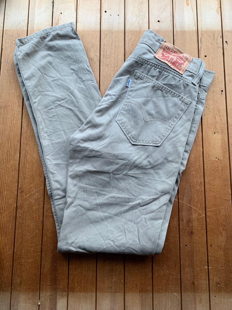 Unisex vintage 510 Levi\u2019s skinny leg 29W 32L Levi\u2019s trousers