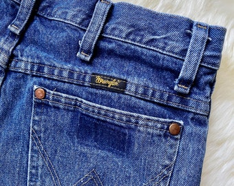 Wrangler-jeans // medium wassing // vintage jaren 90 // maat 30 x 32 // 100% katoen