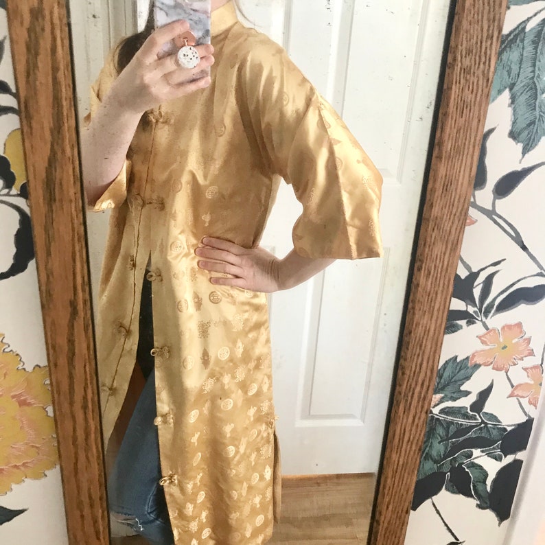 Gold Robe// Vintage 60s-70s// Size Small-medium// Delicate Jacquard Pattern// Fully Lined image 4