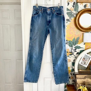 Wrangler Jeans // Medium Wash // Vintage 90s // Size 30x32 // 100% Cotton image 2