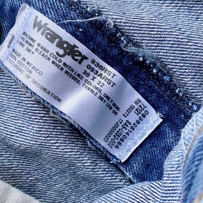 Wrangler Jeans // Medium Wash // Vintage 90s // Size 30x32 // 100% Cotton image 7