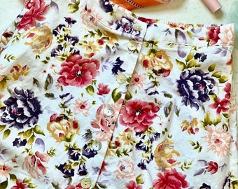 Vintage Floral Midi Skirt: 90s St. Marteen Button Front (Size Medium)