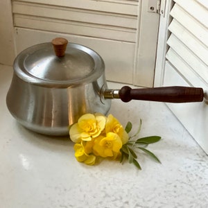 Vintage Fondue Pot with Detachable Wooden Handle // Retro Fondue Pot // Vintage 60s // Mid Century Modern Housewares