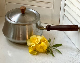 Vintage Fondue Pot with Detachable Wooden Handle // Retro Fondue Pot // Vintage 60s // Mid Century Modern Housewares