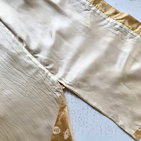 Gold Robe// Vintage 60s-70s// Size Small-medium//… - image 10