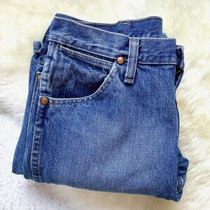 Wrangler Jeans // Medium Wash // Vintage 90s // Size 30x32 // 100% Cotton image 3