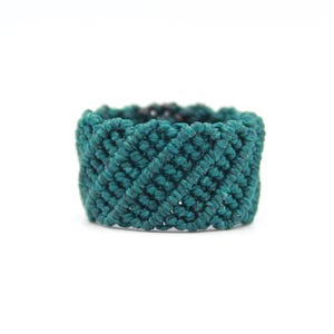 Makramee Ring "Leni" handgefertigt – verschiedene Farben, 2 Breiten (1,1 cm & 1,3 cm), Ringgröße 55, Boho Schmuck, Unisex