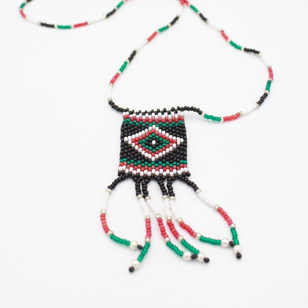 Halskette im Inka-/Ethno-Look aus Glasperlen
