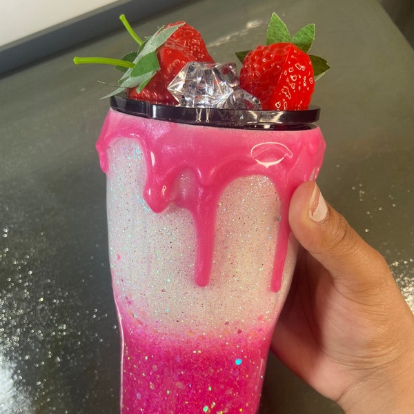 Strawberry Ombre Tumbler, Tumbler avec Top, Pink Ombre Glitter, Tumbler, Fake Strawberry Ice Topper, Cadeau, Tumblers personnalisés, Ombre DripTumbler