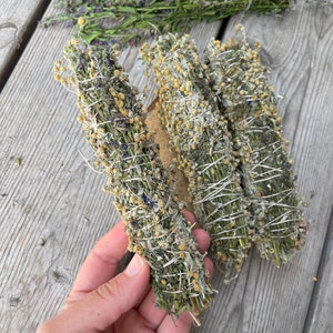Handmade Wormwood and Hyssop Bundle For Smudging Ritual - Hyssopus Officinalis and Artemisia Absinthium Smudge Stick - Herbal Incense Scents