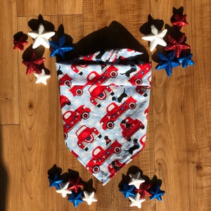 Truckin in the USA dog bandana, 4th of July dog bandana, patriotic dog bandana, Independence Day dog bandana, Labrador dog bandana, stars