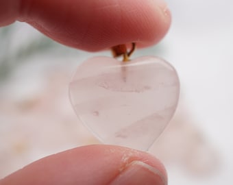Colgante de corazón de cristal de cuarzo rosa