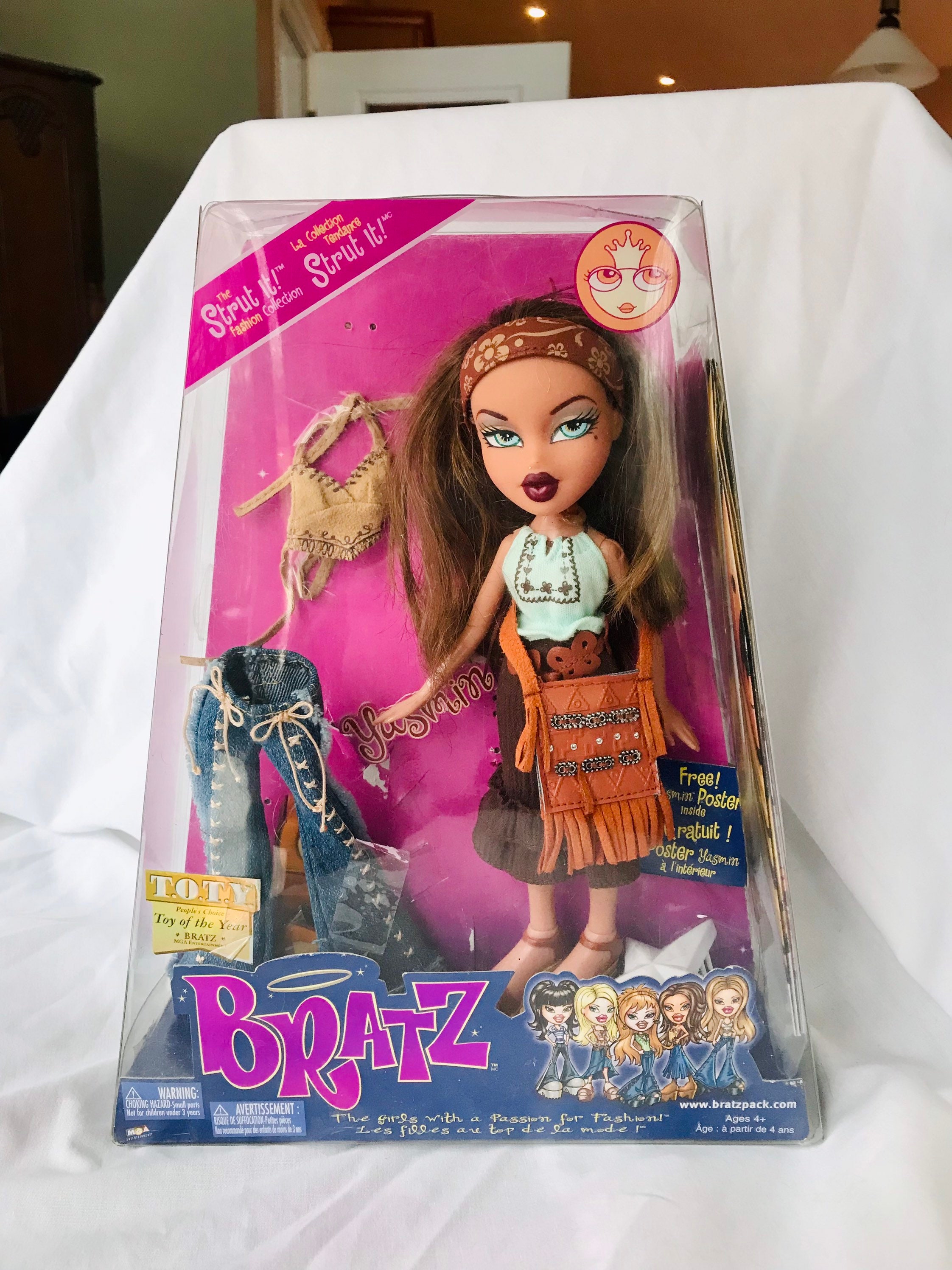 Bratz 2004 Strut It Yasmin With Box and All Accessories 