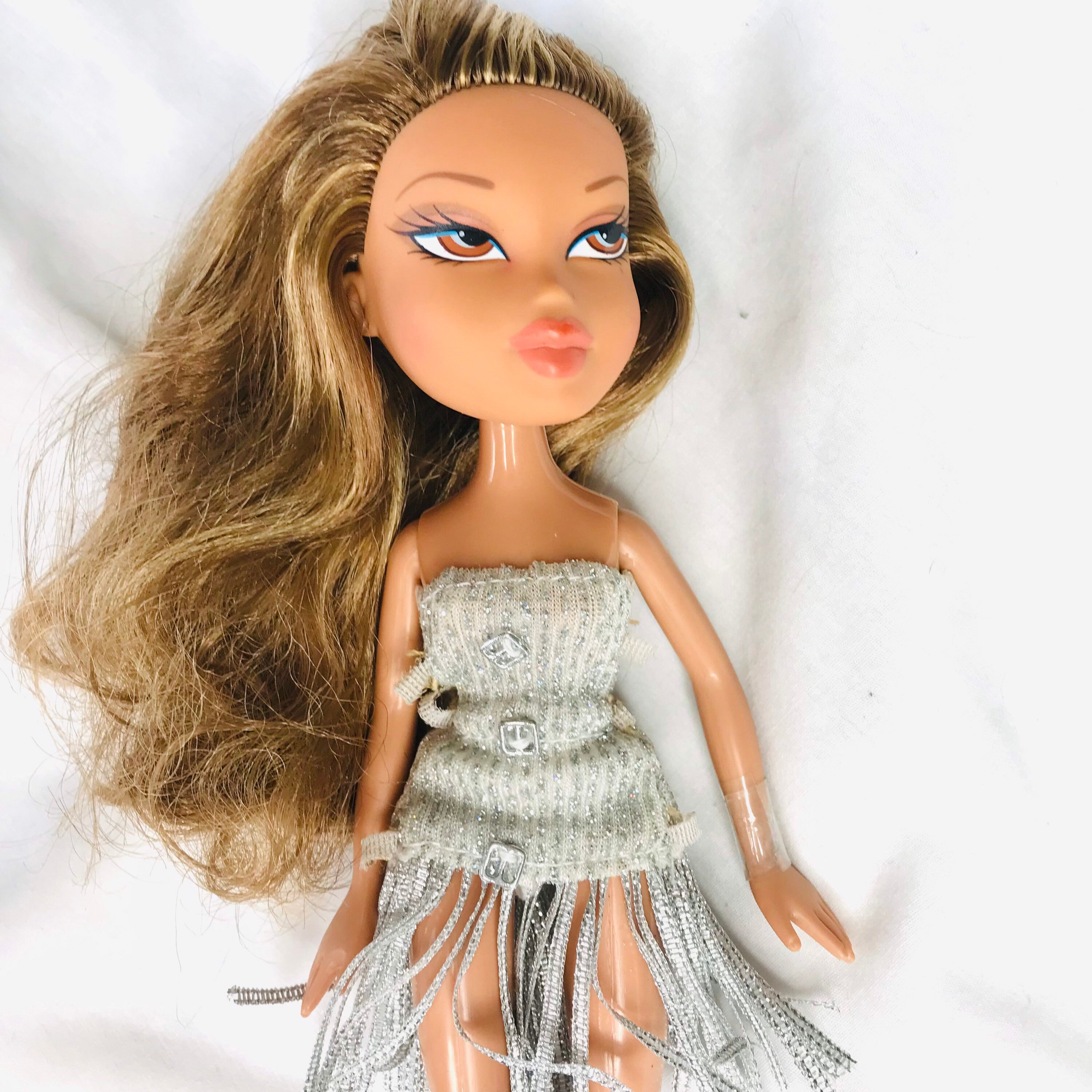 Identification on these Yasmin's ❤️ : r/Bratz