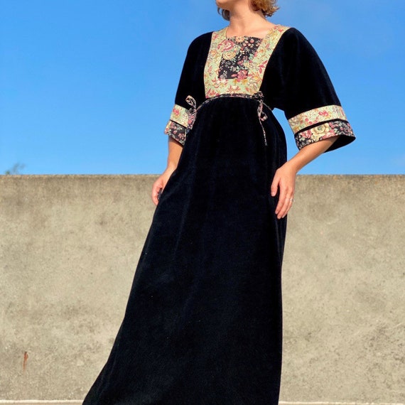 Vintage 60s black strawberry house dress.