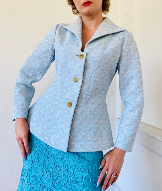 1970’s textured poly baby blue dagger collar fitte