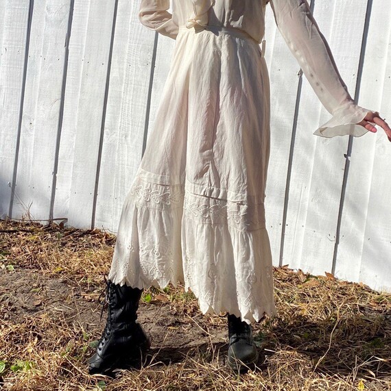Antique 1910s Edwardian cream gauze skirt.