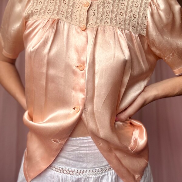 1930s pink satin lace bed jacket