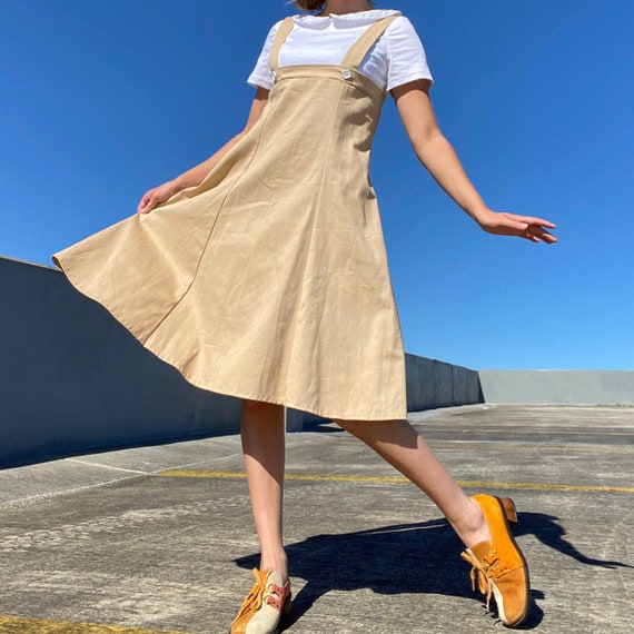 Vintage 70s Khaki Cotton + white embroidered pinaf