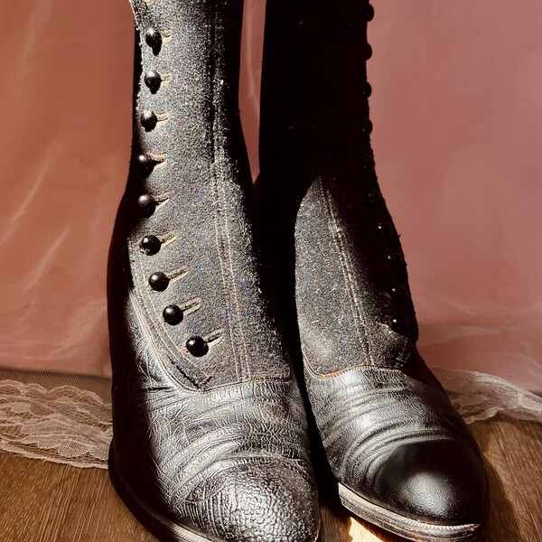 1890s Victorian Suede Leather Button Boots