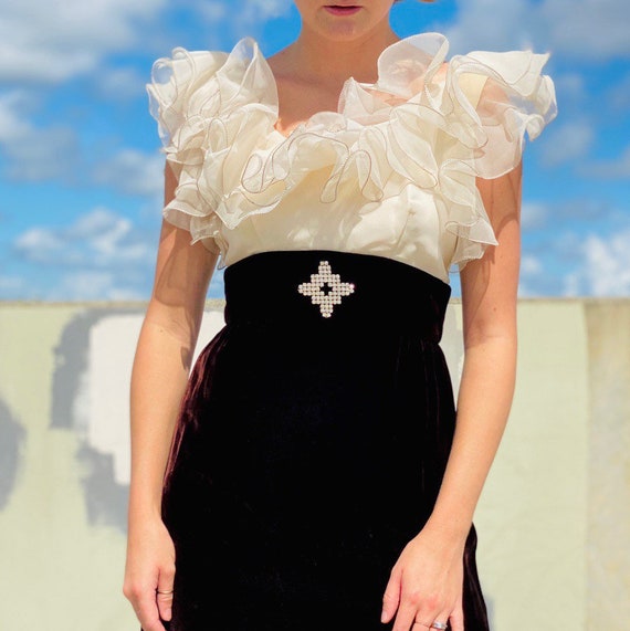 Vintage 30s silk Art Deco dress.
