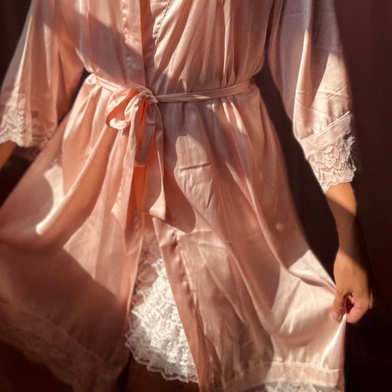 1970s pink satin lace robe - image 2