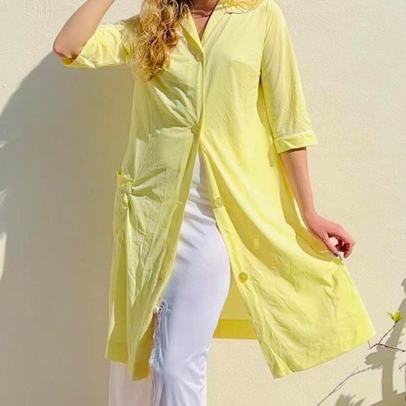 1970s bright yellow nylon peignoir