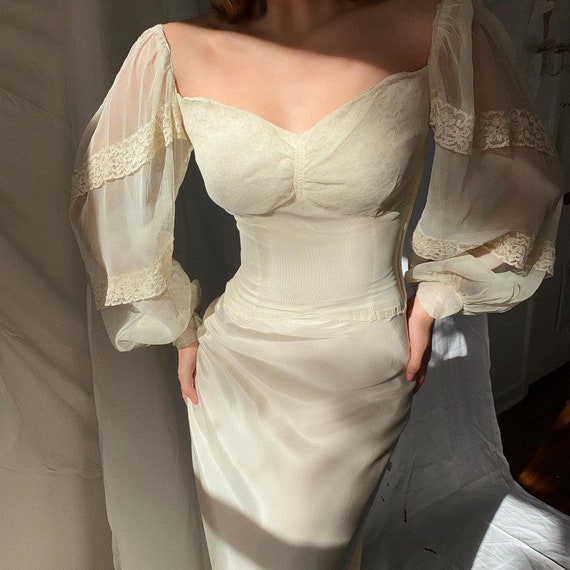 Antique 1930s cream silk + lace gown.