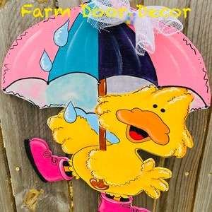 Ducky in the rain, spring door hanger, Duck in the rain, door hanger, animal door hanger