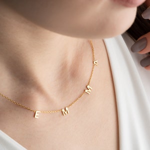 Initiale dorée collier - collier lettre personnalisé - cadeau fête des mères - cadeau de Noël - cadeau maman - bijoux cadeau vacances - collier prénom