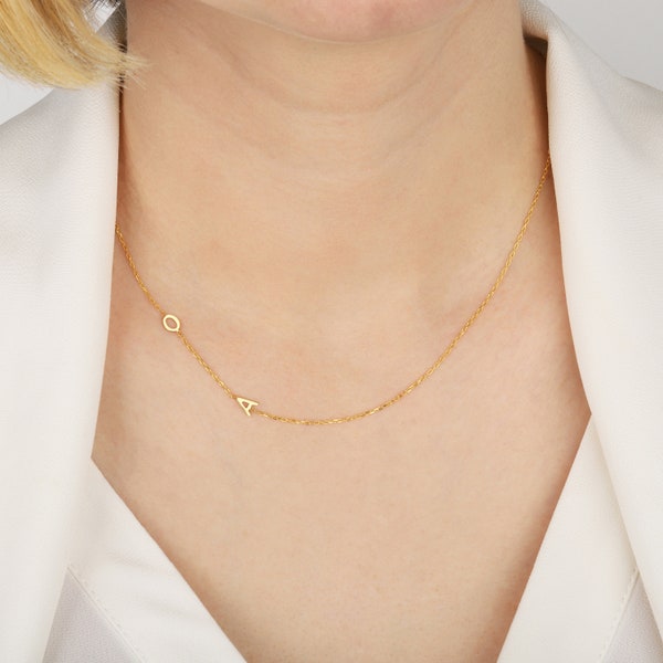 Collier lettre personnalisé - Collier initiales latérales - Cadeau pour la fête des Mères - Bijoux personnalisés - Cadeau de demoiselle d'honneur - Collier cadeau maman