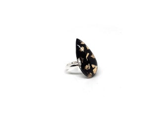 Modern Statement Avant Garde Rings With Black Cabochon Stiletto Type Filled With Gold