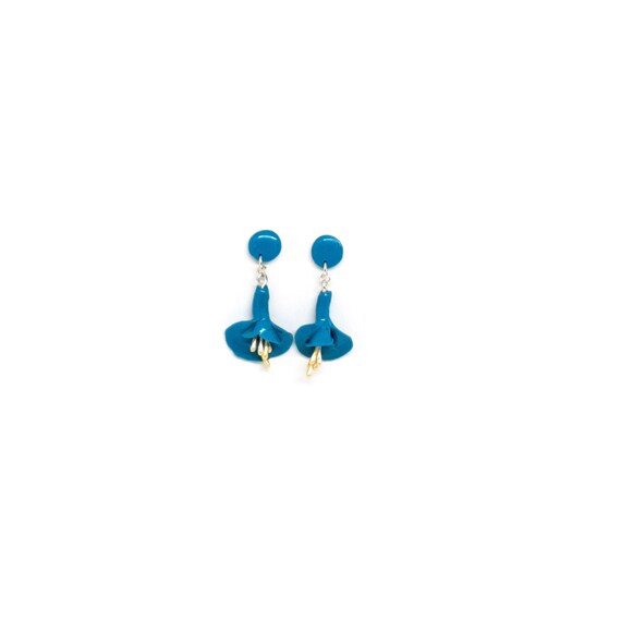 Comfortable colorful earrings with blue calla flowers of clay, Floral jewelry suitable for gift, Fantasy calla earrings