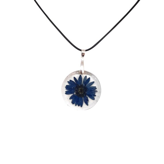 Transparent Statement Resin Pendant "Blue Daisy Bloom Deep", Botanical Jewelry, Modern Round Pendant With Natural Flower Inside