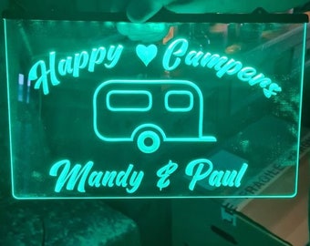 Happy Campers gepersonaliseerde verlichte LED Neon Campervan Reisbord Decor