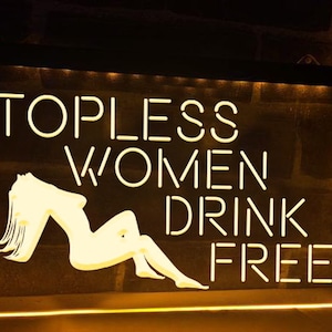 Les femmes aux seins nus boivent gratuitement LED néon illuminé enseigne de bar décoration de bar à la maison lumières de bière cocktail enseigne cocktails lumière