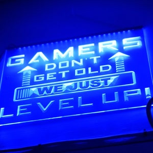 Gamers Don&#39;t Get Old LED Neon Illuminated Sign Game Room Decor Gaming Light Bedroom Lights Gameroom