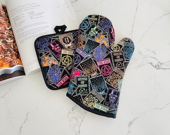 Ready to Ship. Dark Arts Potions Skulls Halloween. Oven Mitts and Potholders. Thick Heat Insulated. Gift Sets