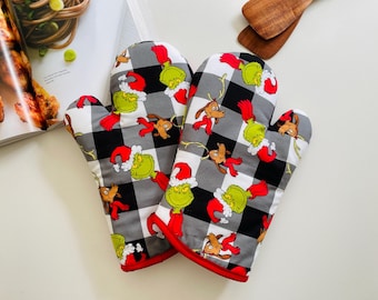 Ready to Ship. Seuss Grinch Christmas Buffalo Check. Oven Mitt Gift Set, Potholders. Extra Thick Quilt.