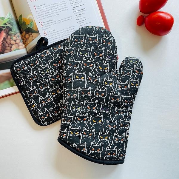 Ready to Ship. Black Cats, Glow in the Dark.  Oven Mitts and Potholders Gift Set - Kitchen Decor - Housewarming, Halloween, HolidayGift