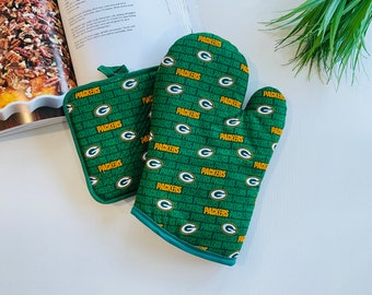 RTS. Sports Football Fan, Small Logo Packers Green. Oven Mitts, Potholders Handle Sets. Thick Quilted Handmade. Christmas, Xmas Gift.