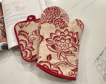Ready to Ship. Floral Red Tan. Oven Mitts, Potholders, Pot Handle Cover Gift Sets. Thick Quilted.