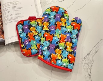 Ready to Ship. Rainbow Cats Kittens. Oven Mitts, Potholders, Pot Handle Cover Sets. Thick Quilted. Gift Sets.